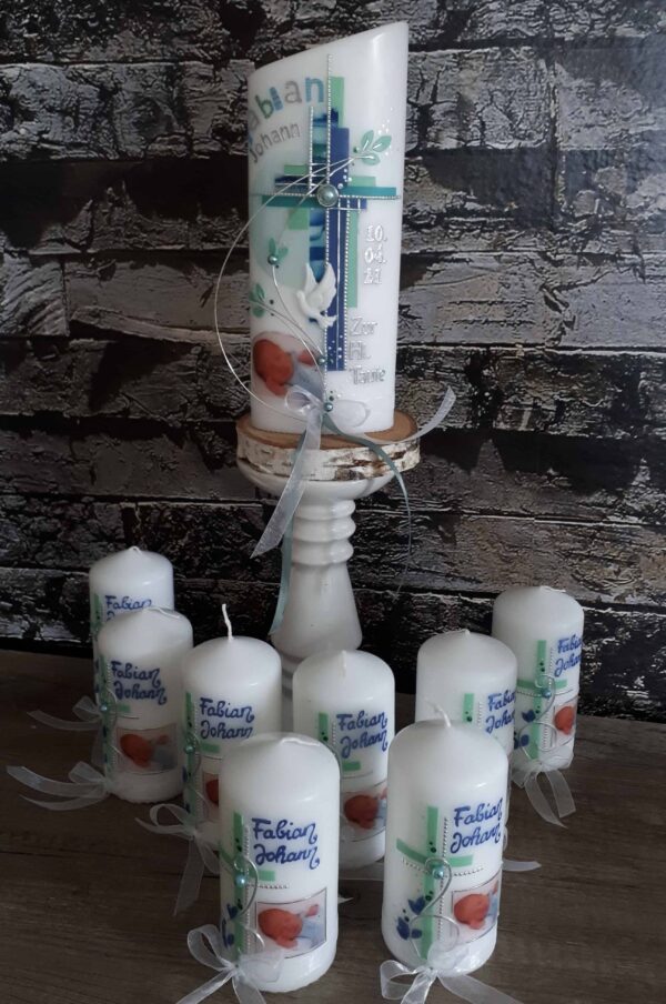 Taufkerze  "Kreuz mit Blütenranke" mint & blau mit Foto