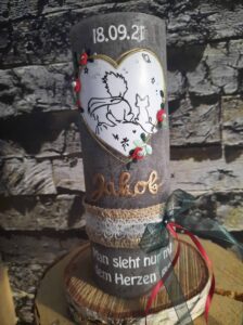 Taufkerze "Der kleine Prinz" auf Rustikkerze – Bild 3