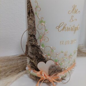 Hochzeitskerze "Holz und Ranken" apricot & lindgrün – Bild 2