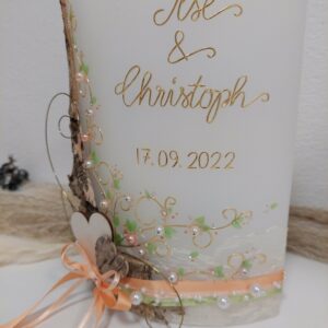 Hochzeitskerze "Holz und Ranken" apricot & lindgrün – Bild 3