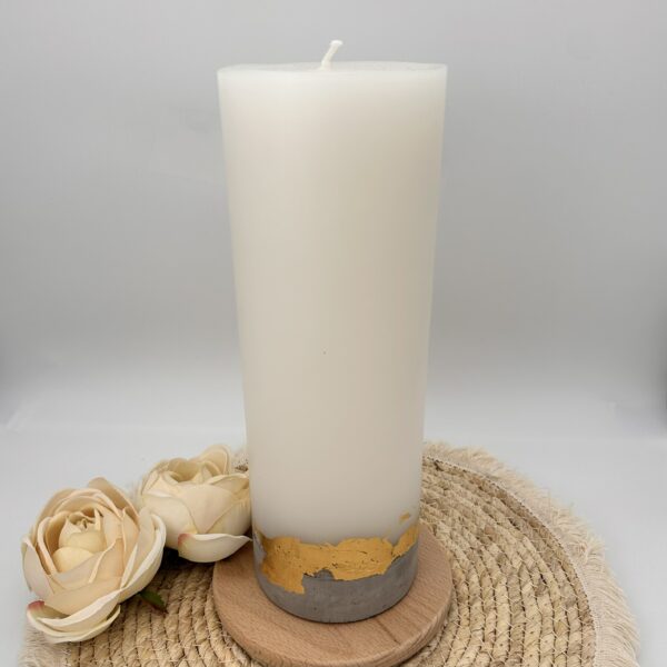 Kerze mit Beton und Blattgold 30x10 cm