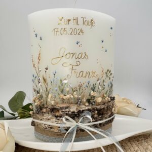 Taufkerze "Blumenwiese" mit Holzelement – Bild 4
