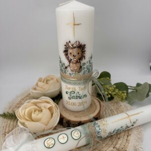 Taufkerze "Greenery" salbeigrün &  Löwe – Bild 7