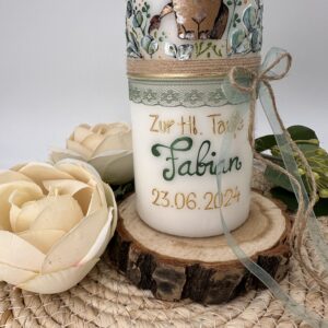 Taufkerze "Greenery" salbeigrün &  Löwe – Bild 2