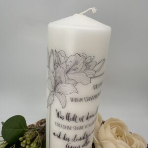 Trauerkerze "Lilien-Frame" mit Wunschtext – Bild 5