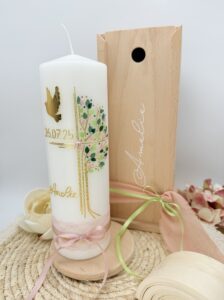 Taufkerze "Lebensbaum" mit Kreuz und Taube rosa – Bild 5