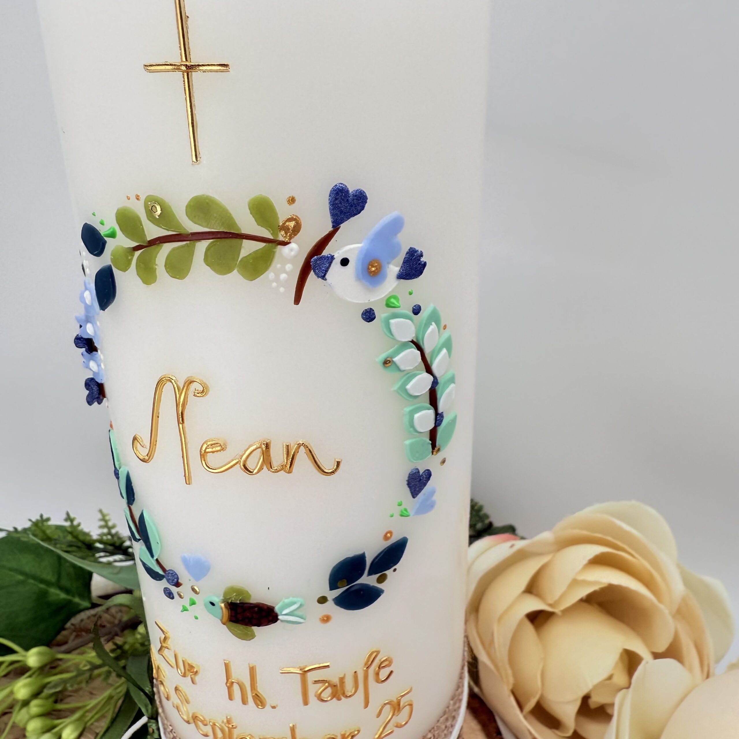 Taufkerze "Blätterkränzchen" blau & grün – Bild 2