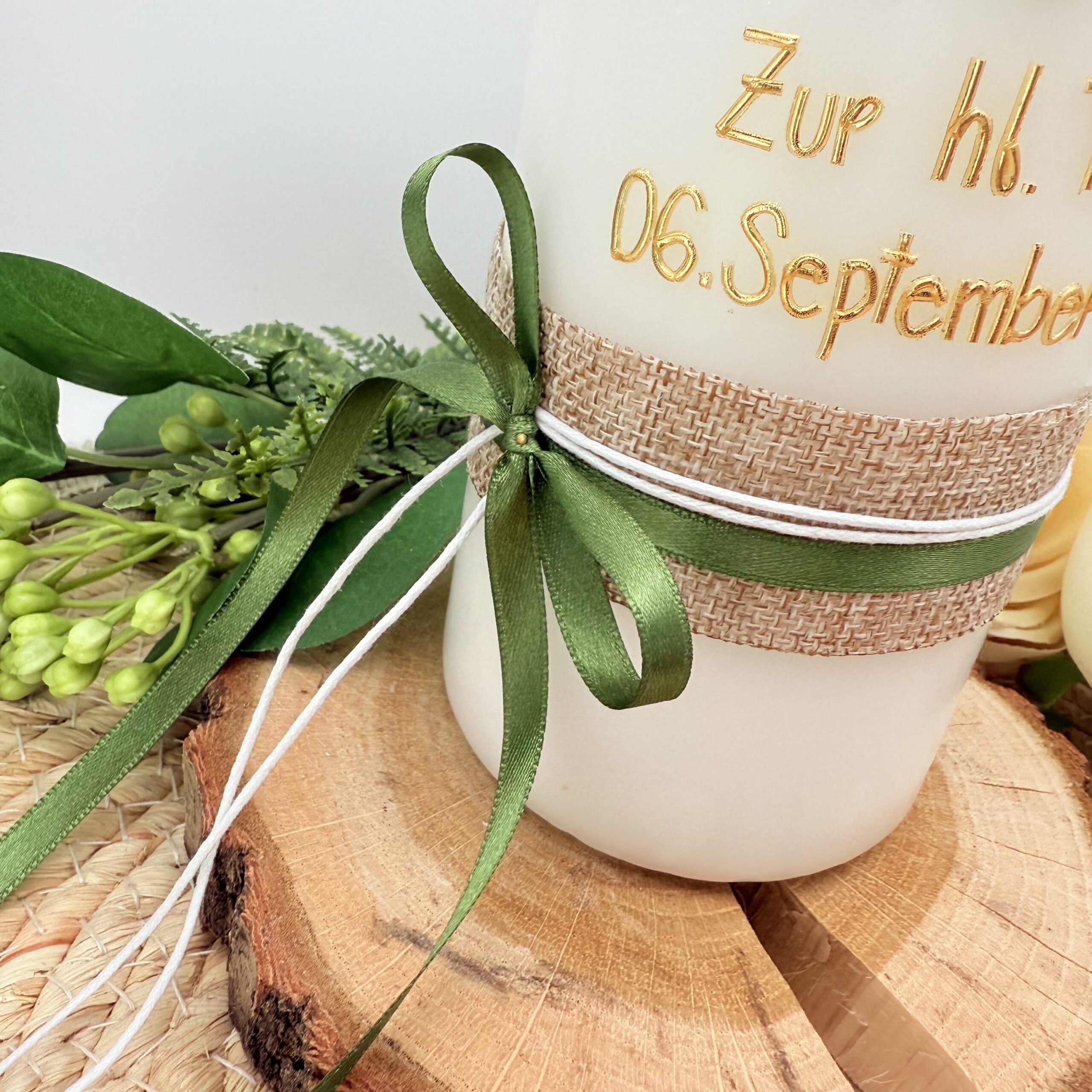 Taufkerze "Blätterkränzchen" blau & grün – Bild 3