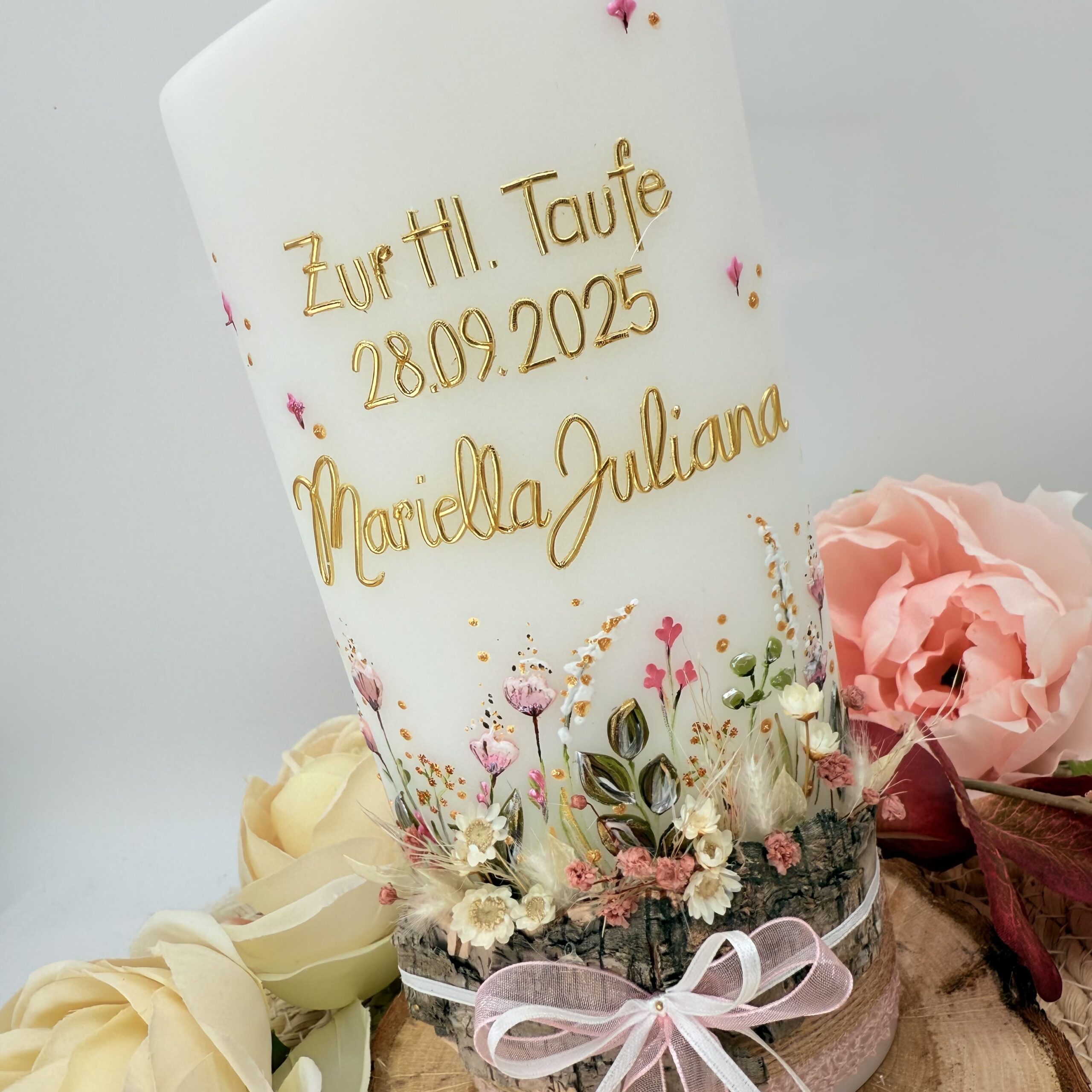 Taufkerze "Blumenwiese" mit Holzelement – Bild 7