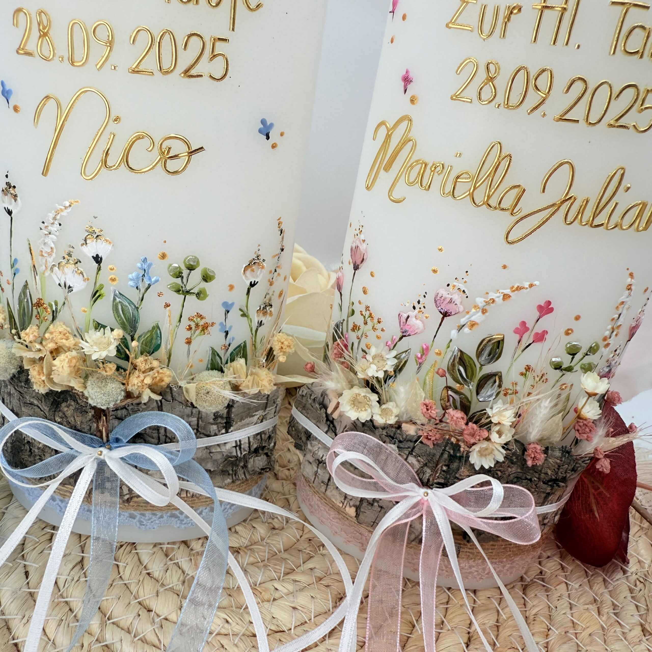 Taufkerze "Blumenwiese" mit Holzelement – Bild 9