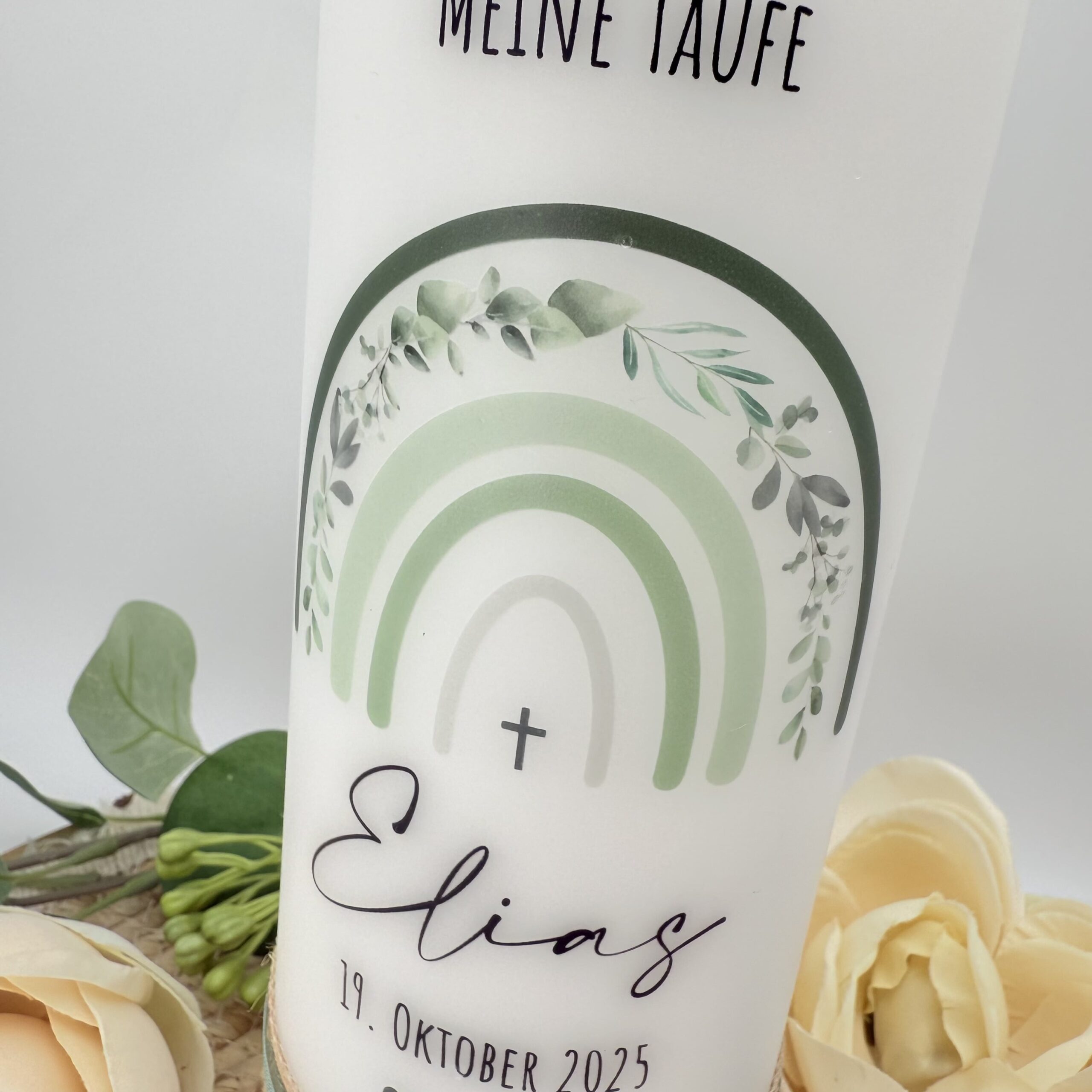 Taufkerze "Regenbogen" Eucalyptuskranz verschiedene Farbvarianten – Bild 3