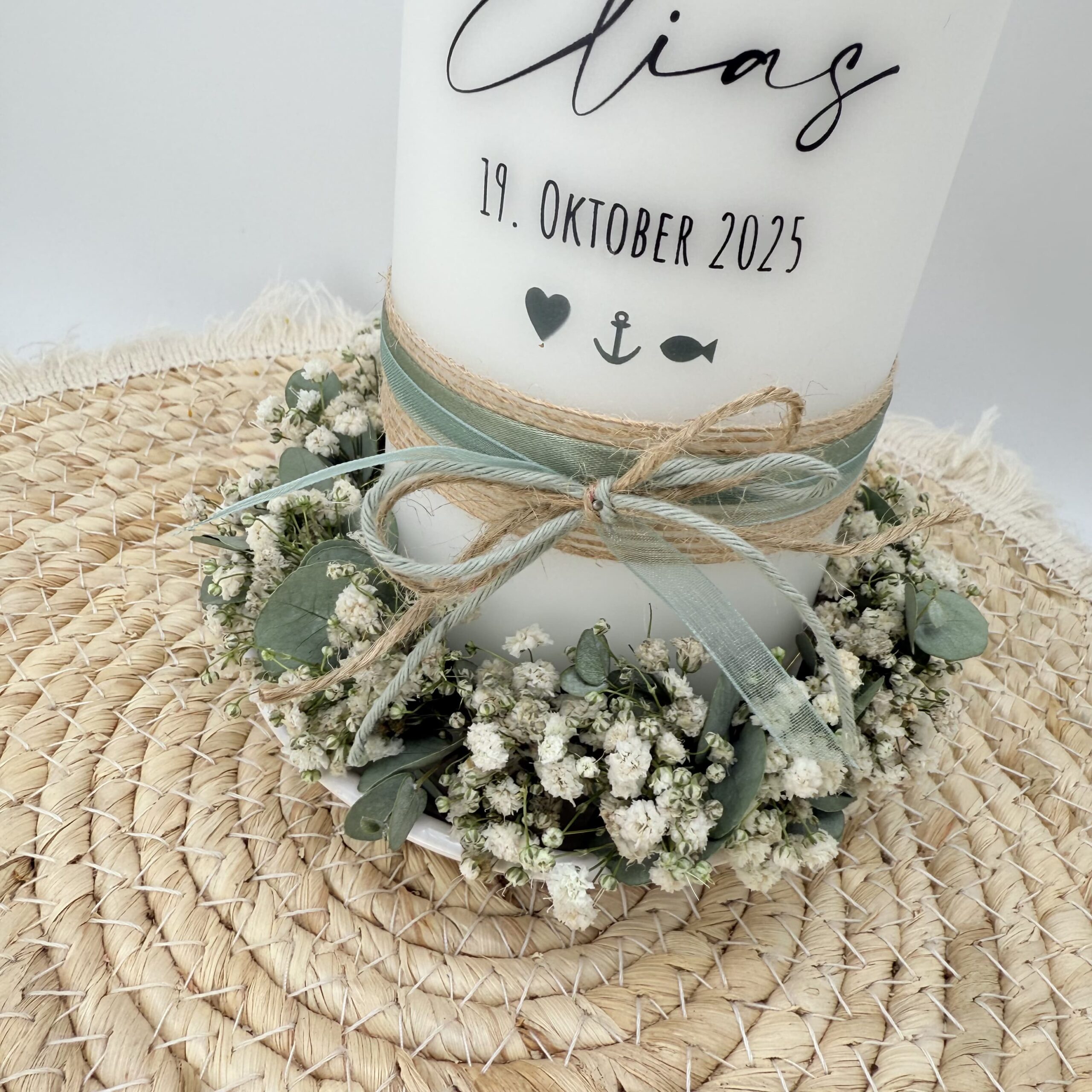 Taufkerze "Regenbogen" Eucalyptuskranz verschiedene Farbvarianten – Bild 8