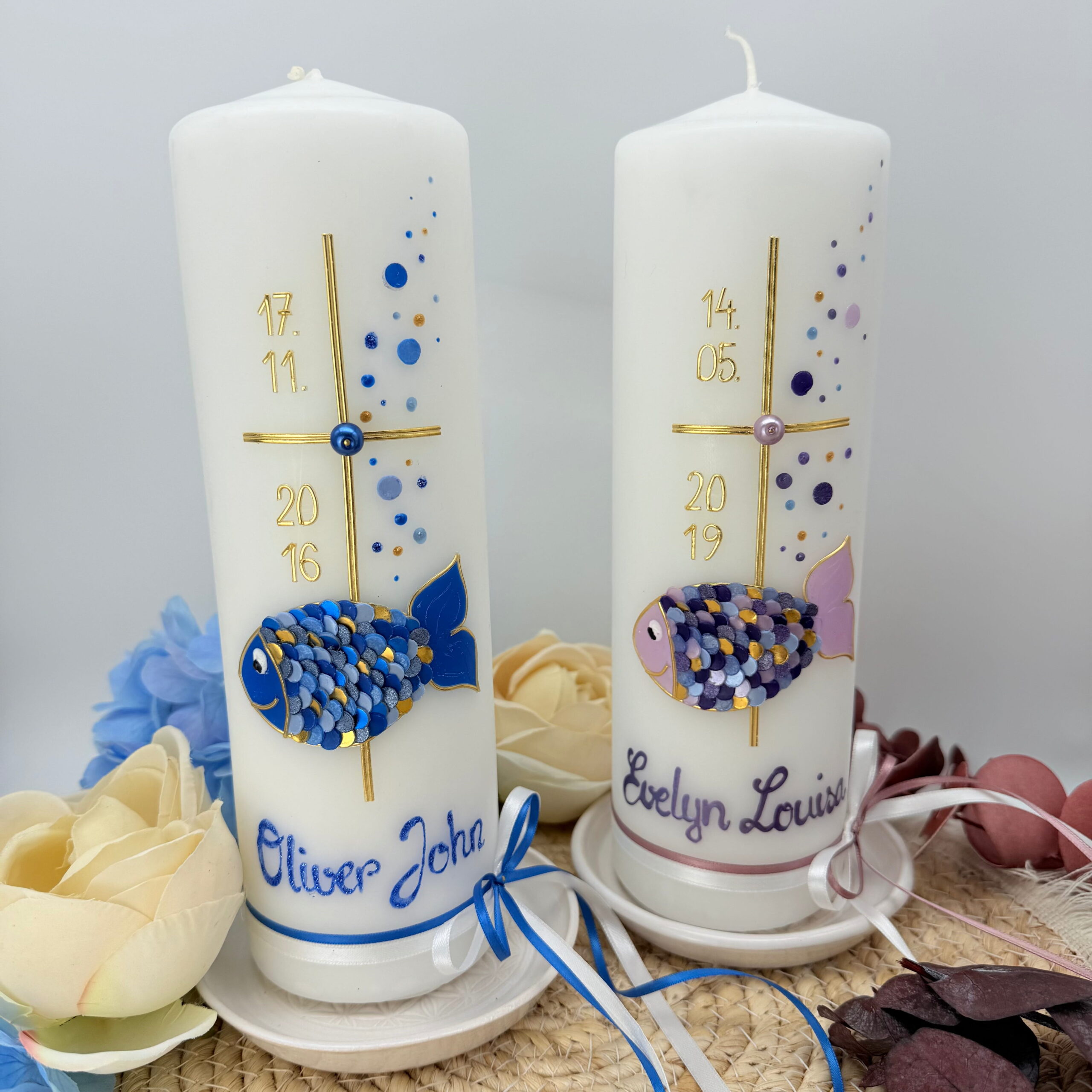 Taufkerze "Fisch" lila & gold – Bild 4