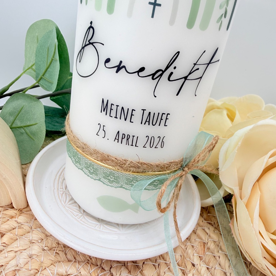 Taufkerze "Regenbogen" Eucalyptuskranz mit Sternbild – Bild 5